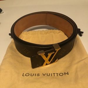 Louis Vuitton belt - authentic new without box